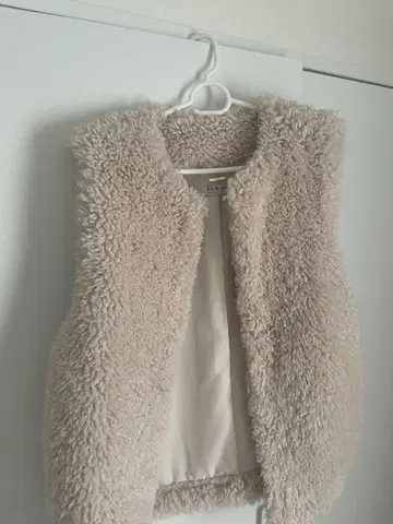 SNIDEL 에코펠 퍼 베스트 아이보리