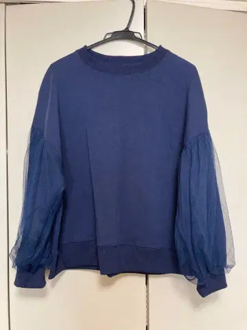 Laveange 소매튤 네이비 맨투맨