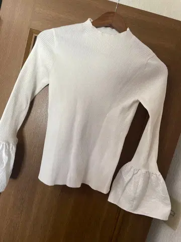 유나이티드 애로우즈 플레어 소매 상의