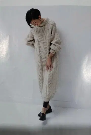 WONDER FULL LIFE 핸드니트 원피스 TAKt