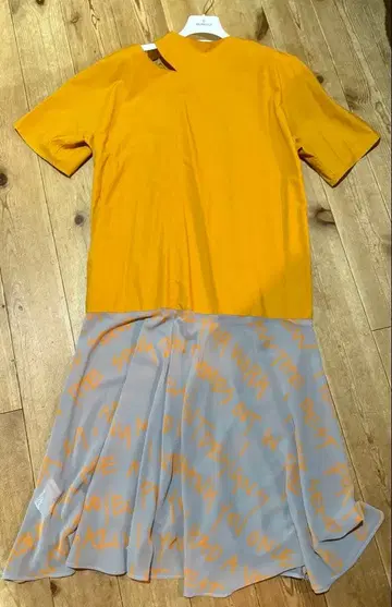 새상품급 mintdesigns_오렌지 반팔 원피스