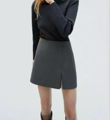 ZARA 슬릿 디테일 스코트 미니 스커트