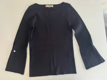 apuweiser-riche 랜덤 리브 소매 플레어 니트