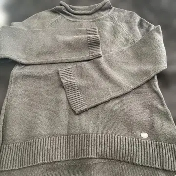 폭시 데이지 릴리 블랙 스웨터