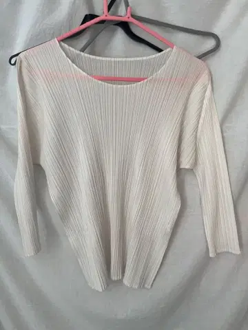 스페치오 화이트 플리츠 디자인 오부 소매 상의