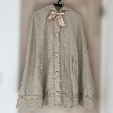 이노센트 월드 베이지 후드 부착 판초