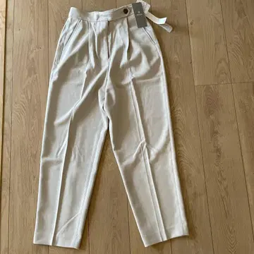 택 포함 미사용 새상품 나노 유니버스 아이보리 턱 팬츠 38