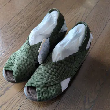 다크 그린 꼬임 샌들