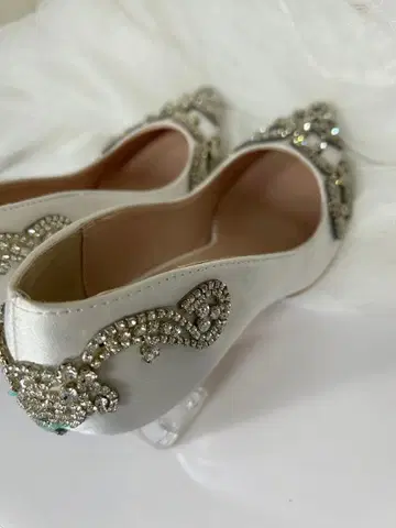 화이트 새틴 비쥬 펌프스 파티 신발 사이즈 24cm