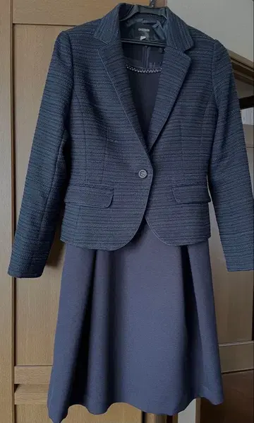 다크 블루 자켓과 드레스 세트 9AR