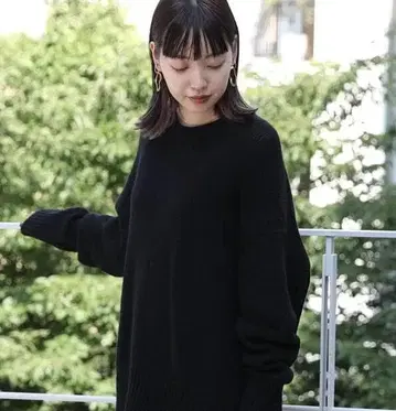 새상품급 갤러리 바이 파인 울 크루넥 풀오버 블랙 M