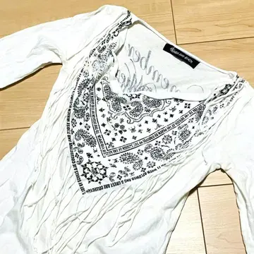 HEAVEN AND EARTH 프린지 장식 T셔츠 페이즐리 펑크 록