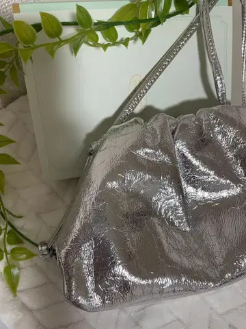 실버 숄더백 가마구치 소가죽 파티백