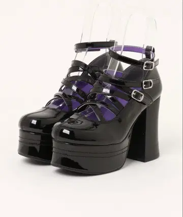 YOSUKE/요스케 통굽 벨티드 펌프스