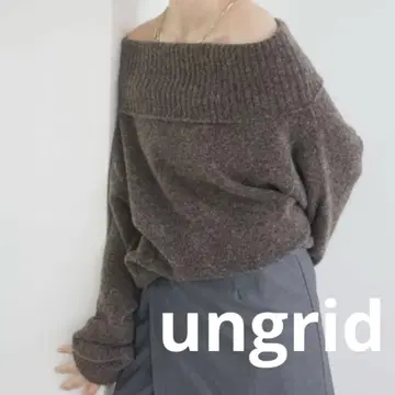 [ 새상품급 ] ungrid 오프숄더 루즈핏 니트