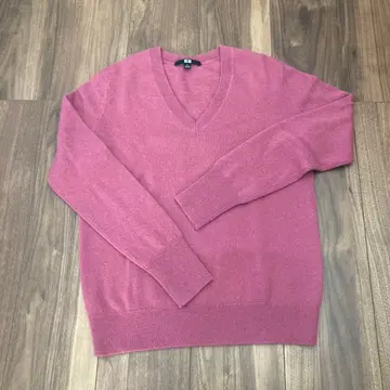 유니클로 캐시미어 V넥 상의