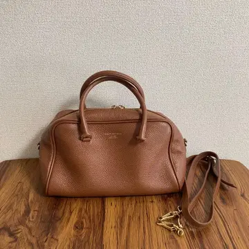 CHRISTIAN VILLA 크리스천빌라 보스턴 백 브라운