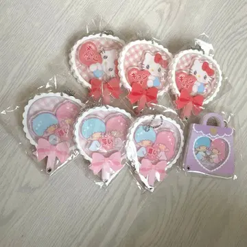 산리오 헬로키티 키키라라