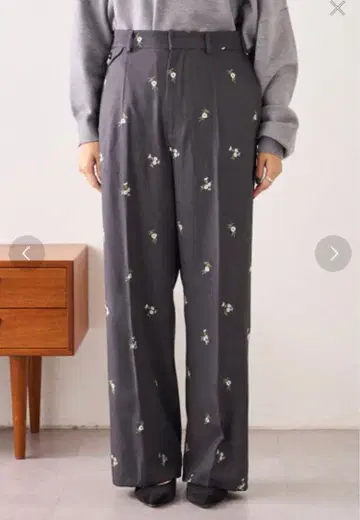 SHENERY 자수 슬랙스 36