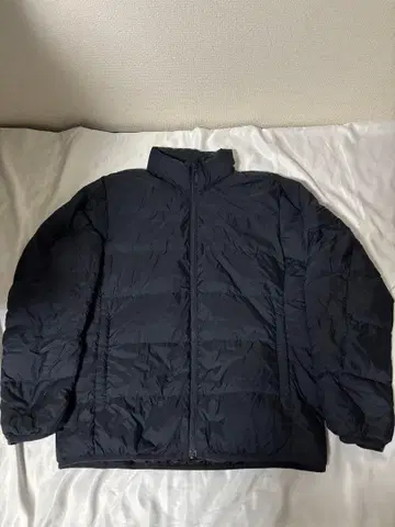 즉시 구매 가능 유니클로 울트라 라이트 다운 (3D 컷) 사이즈 M