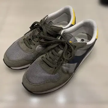 dadada 올리브 그린 스니커즈