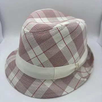 빨간색과 화이트 체크 무늬 페도라 햇