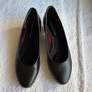 블랙 펌프스 중간 힐 가죽