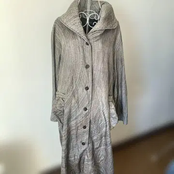 시크 그레이 주름 가공 디자인 롱 코트 프리 사이즈