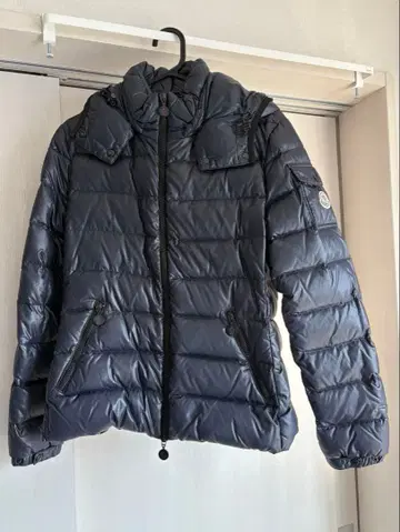 MONCLER 네이비 다운 자켓