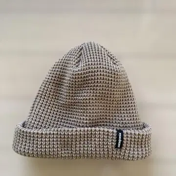 patagonia 베이지 계열 니트 모자