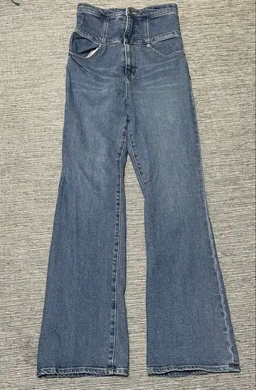 SNIDEL 하이웨스트 헴 플레어 데님 블루