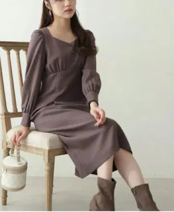 가을/겨울/봄 새상품급 프로포 하트컷 프론트 버튼 타이트 원피스