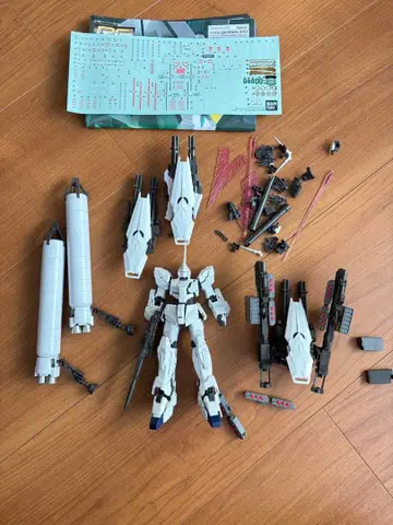 RG 풀아머 유니콘 건담