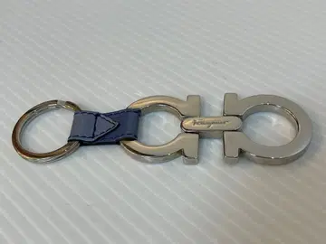 살바토레 페라가모 더블 간치니 키링