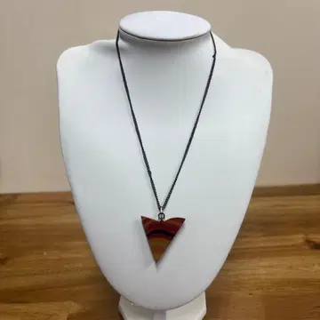 삼각형 펜던트 목걸이