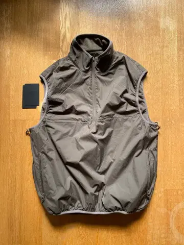TECH REVERSIBLE PULLOVER PUFF VEST