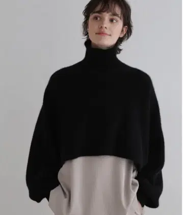 LE PHIL 폭스 혼방 하이넥 니트