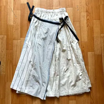 MI.YA.CO 린넨 혼방 디자인 랩 스커트 상태 좋음