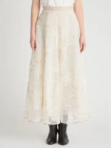 브러쉬드 자수 스커트