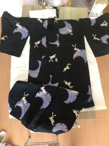앤티크 토끼와 달 무늬 유카타 블랙 보라색