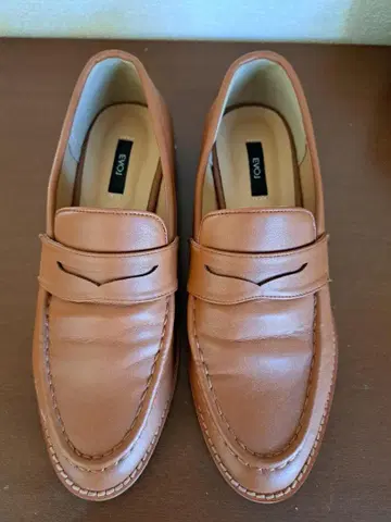 EVOJ 카멜 가죽 로퍼