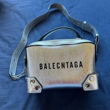 BALENCNTAGA 메탈릭 숄더백