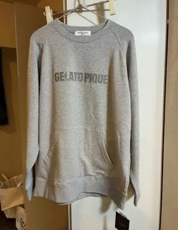 젤라또피케옴 맨투맨 트레이닝복