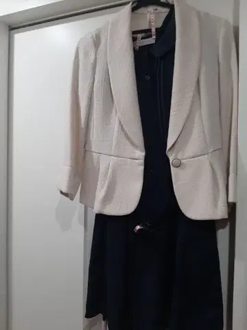 네이비 원피스 핑크 베이지 자켓 세트