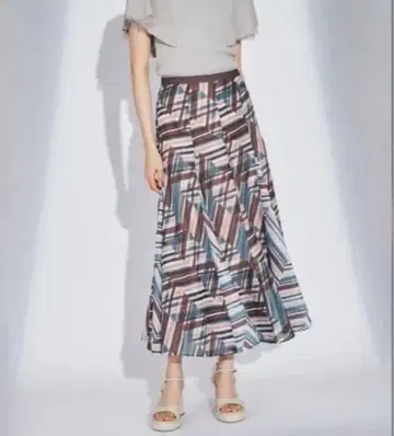 스트라이프 패턴 플레어 롱 스커트