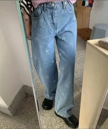 자수 장식 라이트 블루 데님 팬츠 ( SMALL )