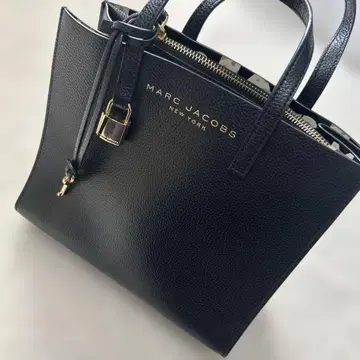 새상품급! MARC JACOBS 블랙 미니 토트백 블랙