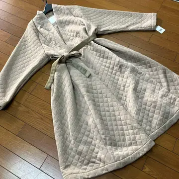 새상품 ICHIE STRAWBERRY-FIELDS 퀼팅 롱 코트