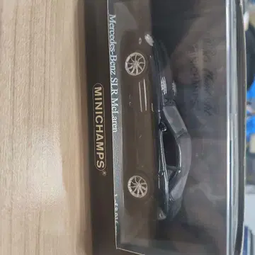 MINICHAMPS Mercedes-Benz SLR McLaren