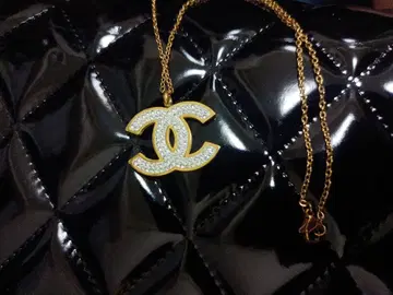 로고 목걸이 골드